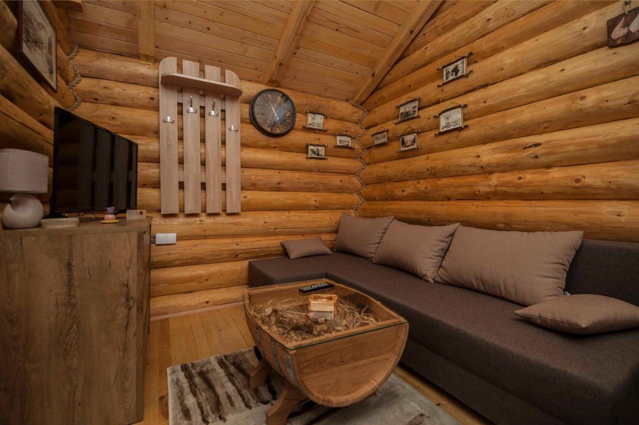 Studio - Apartmani Brvnare 特雷比涅 外观 照片