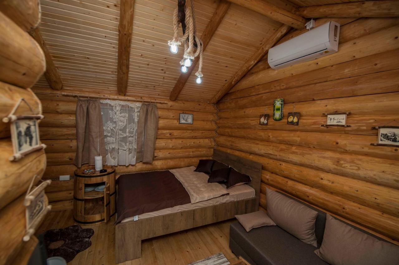 Studio - Apartmani Brvnare 特雷比涅 外观 照片